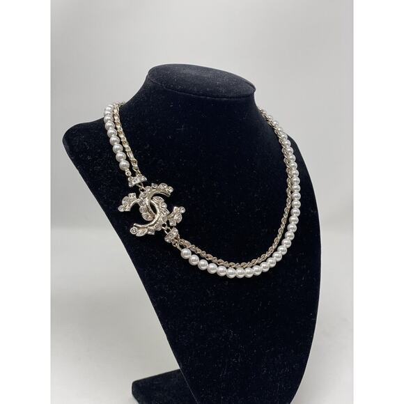 Chanel 23P Choker Pearly White Crystal CC Necklace NEW - Picture 3 of 14